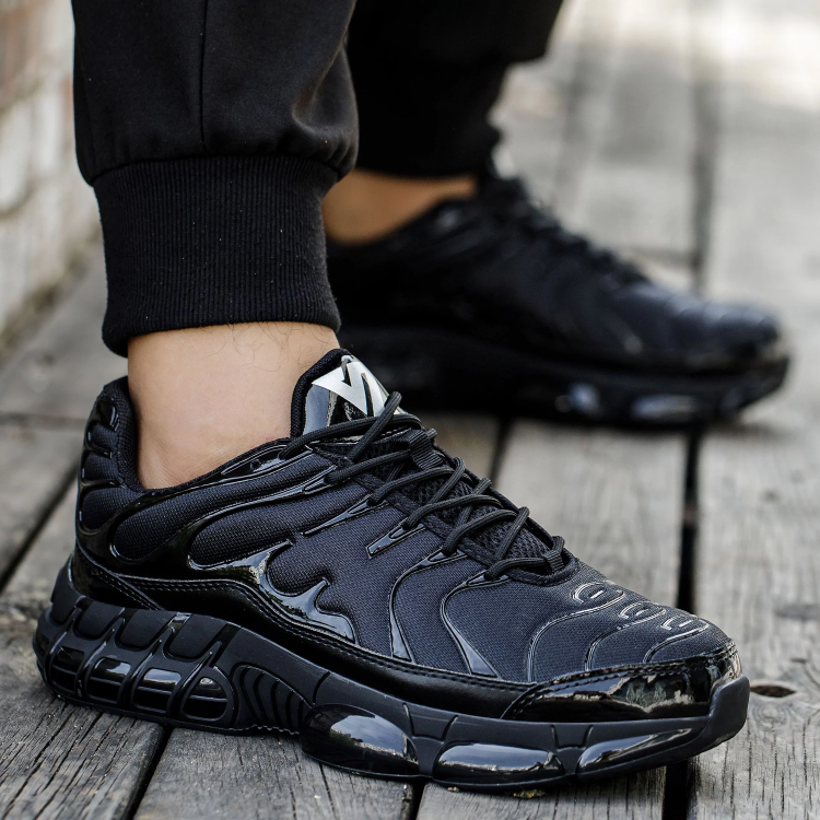 Men’s Protective Safety Trainers – Black Lightweight Work Shoes with Reinforced Toe