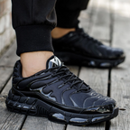 Men’s Protective Safety Trainers – Black Lightweight Work Shoes with Reinforced Toe