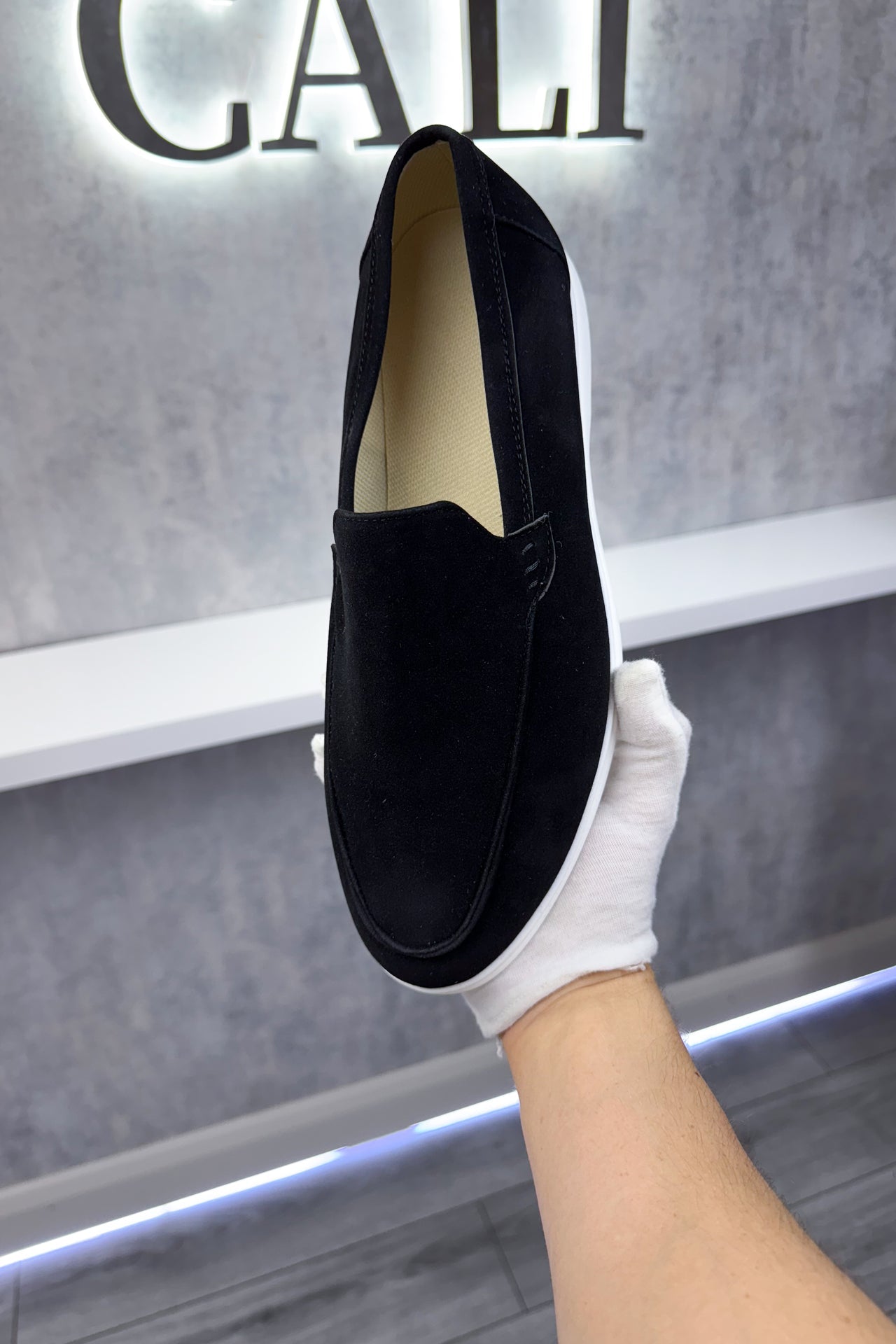 Promenade Loafers - Black