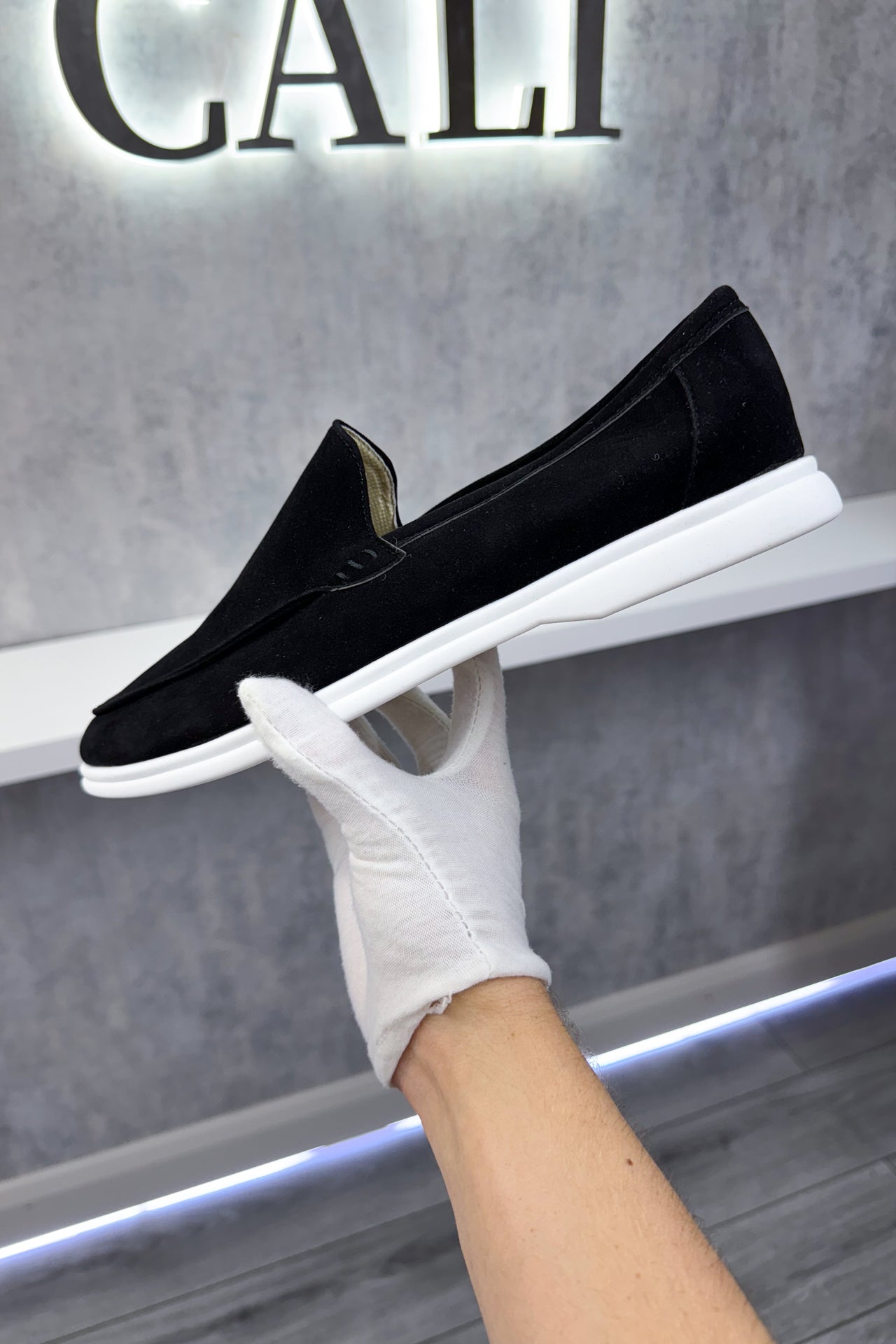 Promenade Loafers - Black