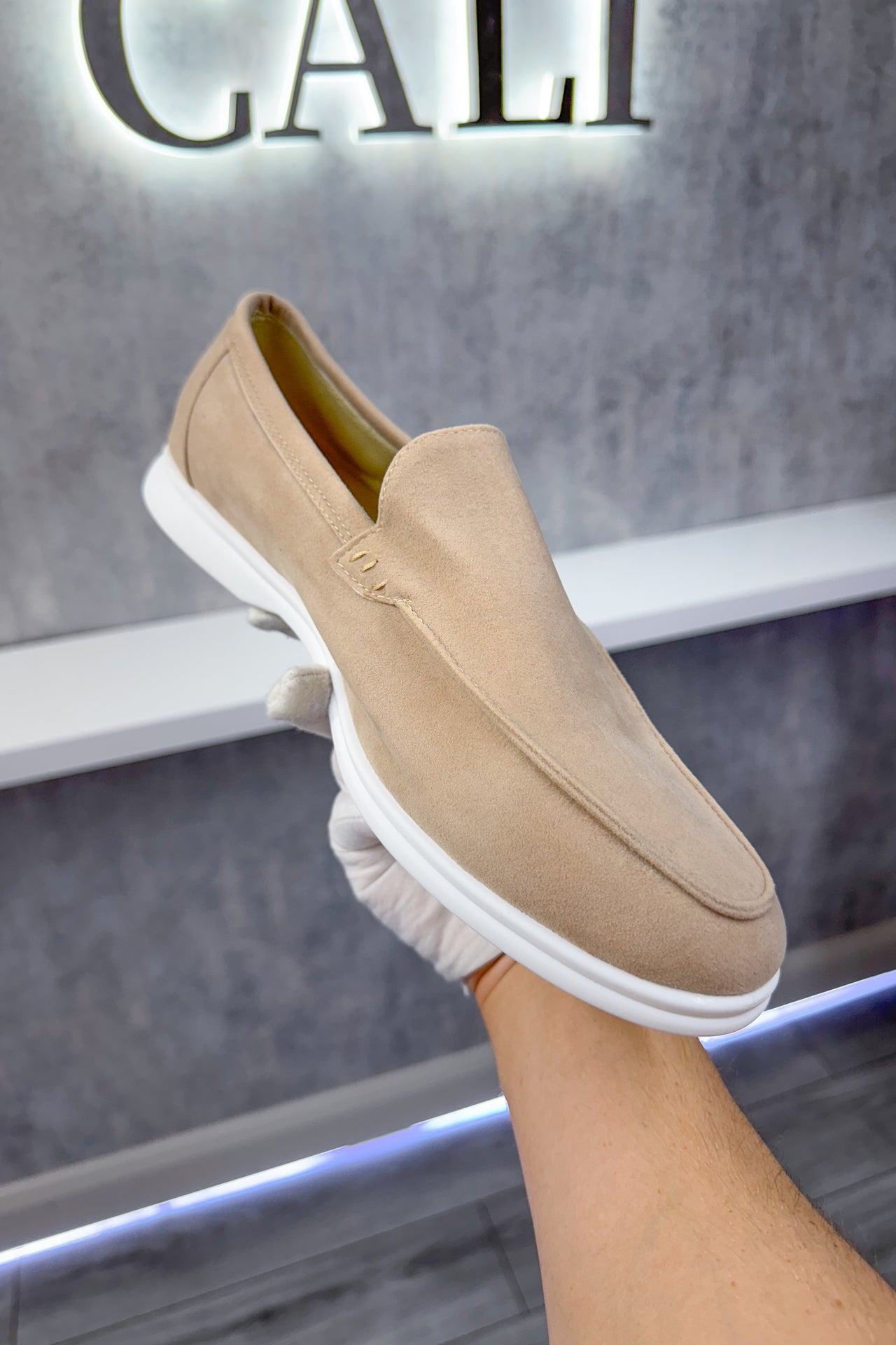 Promenade Loafers - Beige