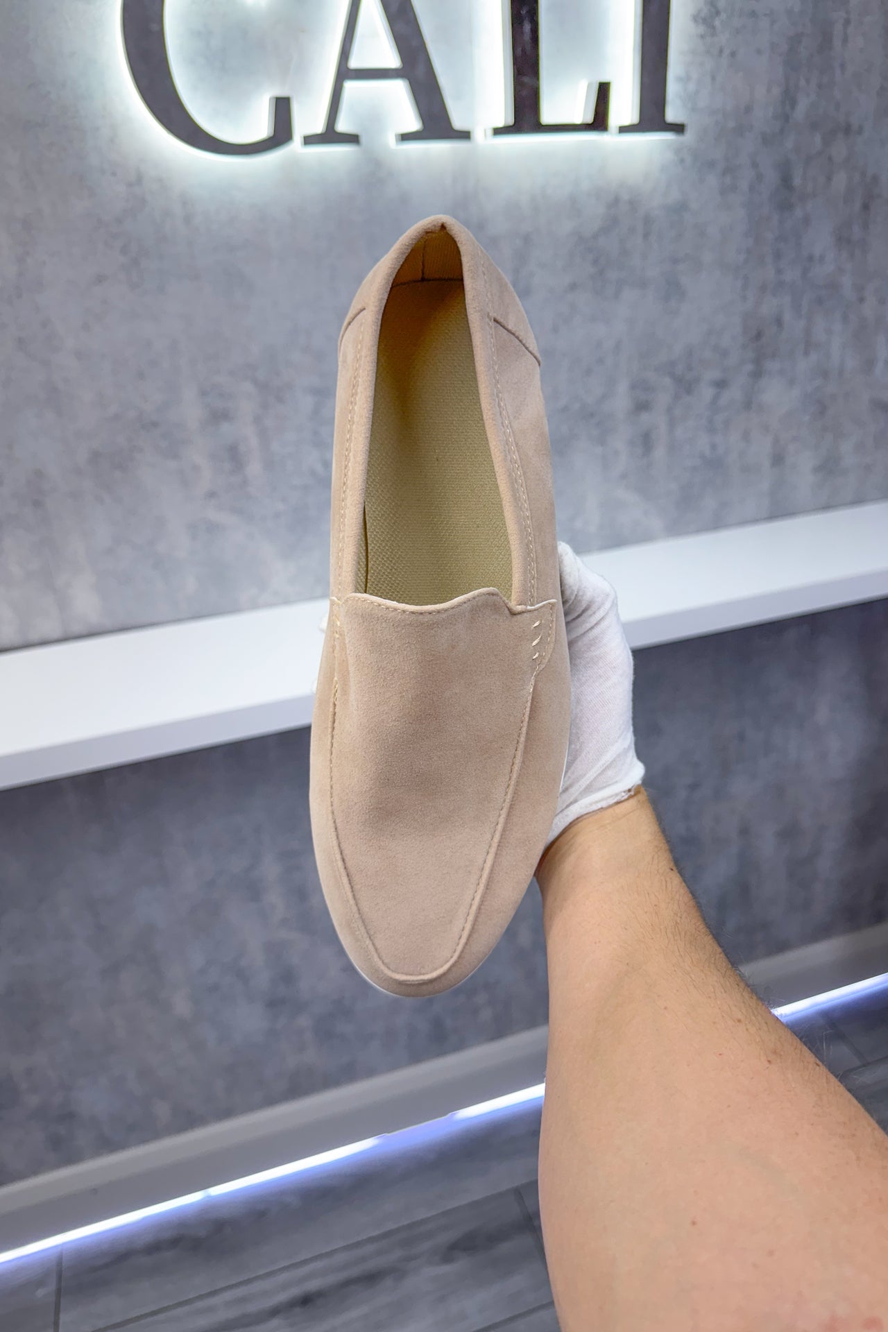 Promenade Loafers - Beige