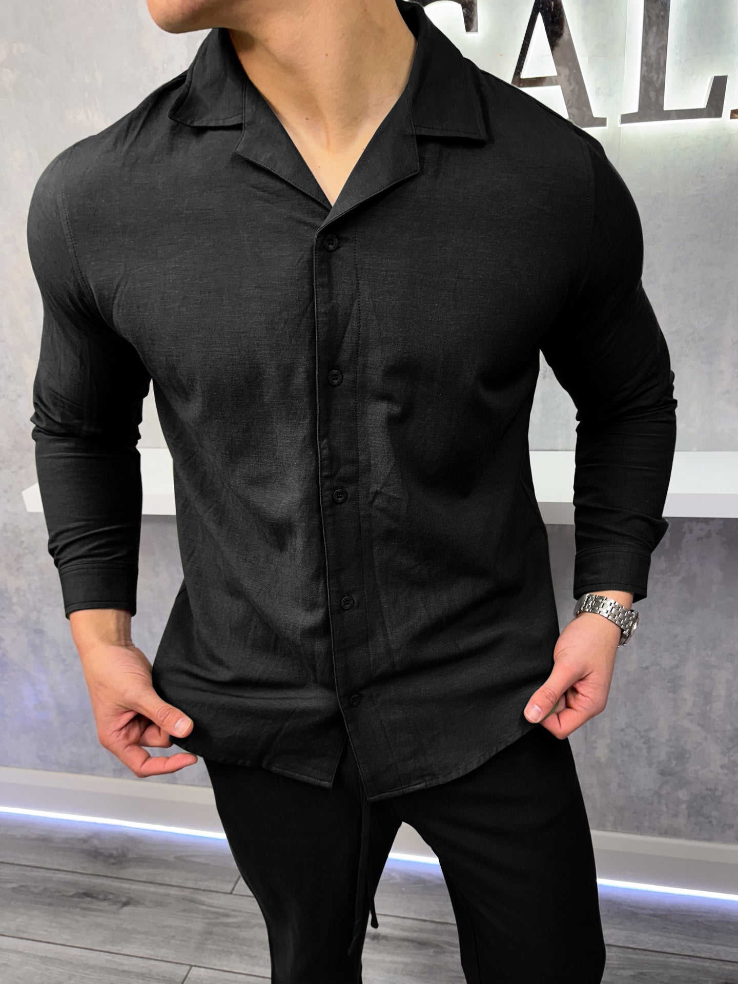 The Linen Shirt - Black