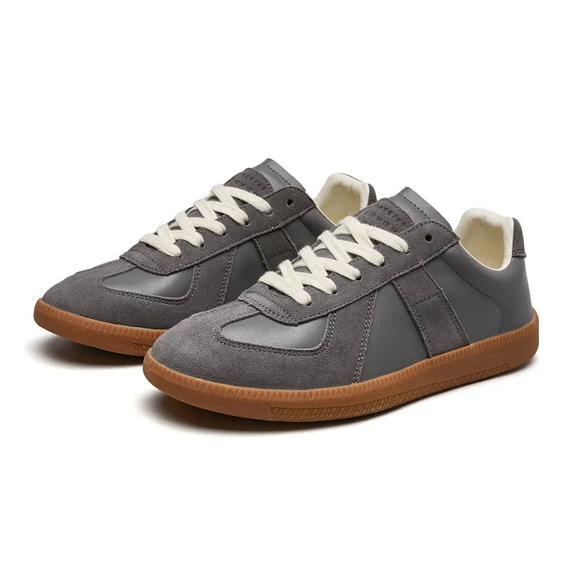 Men’s Retro Low-Top Sneakers – Lace-Up Trainers with Suede-Style Panels, Contrast Gum Rubber Sole, Cushioned Insole & Everyday Casual Comfort