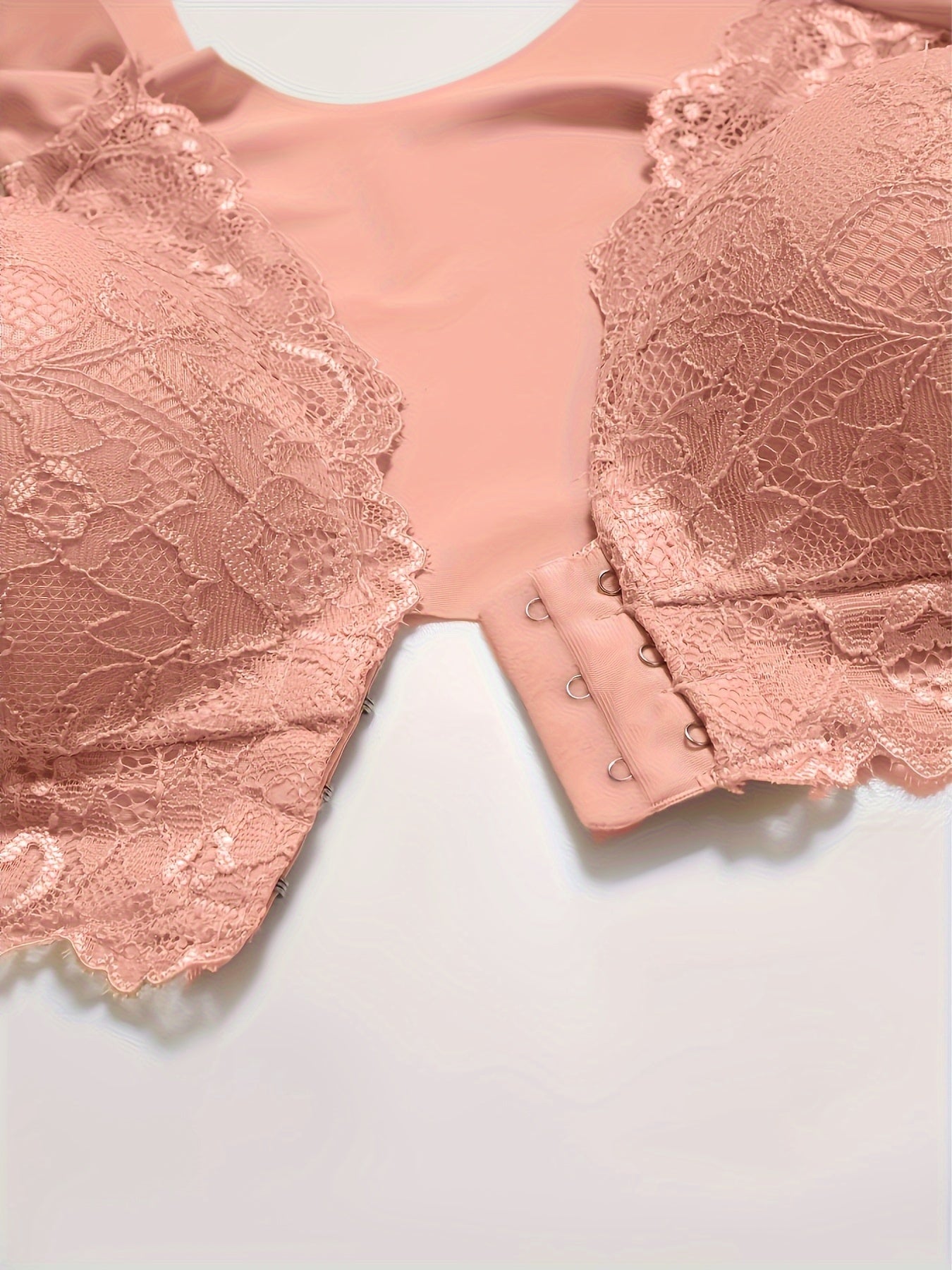 2 Pack Women’s Front Closure Bras with Lace Detail and Wide Straps