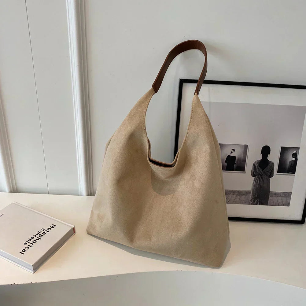 Women’s Minimalist Shoulder Bag – Wide Strap, Everyday Carry