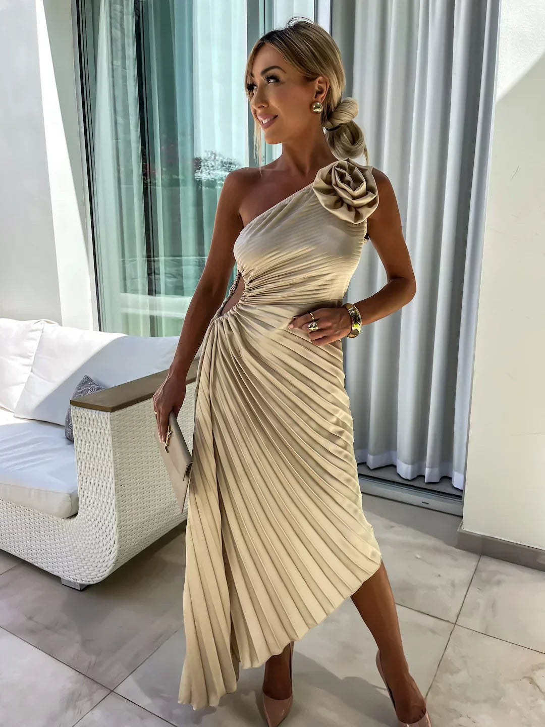 Bella| Elegant One-Shoulder Dress - Shoulder Pleated Design
